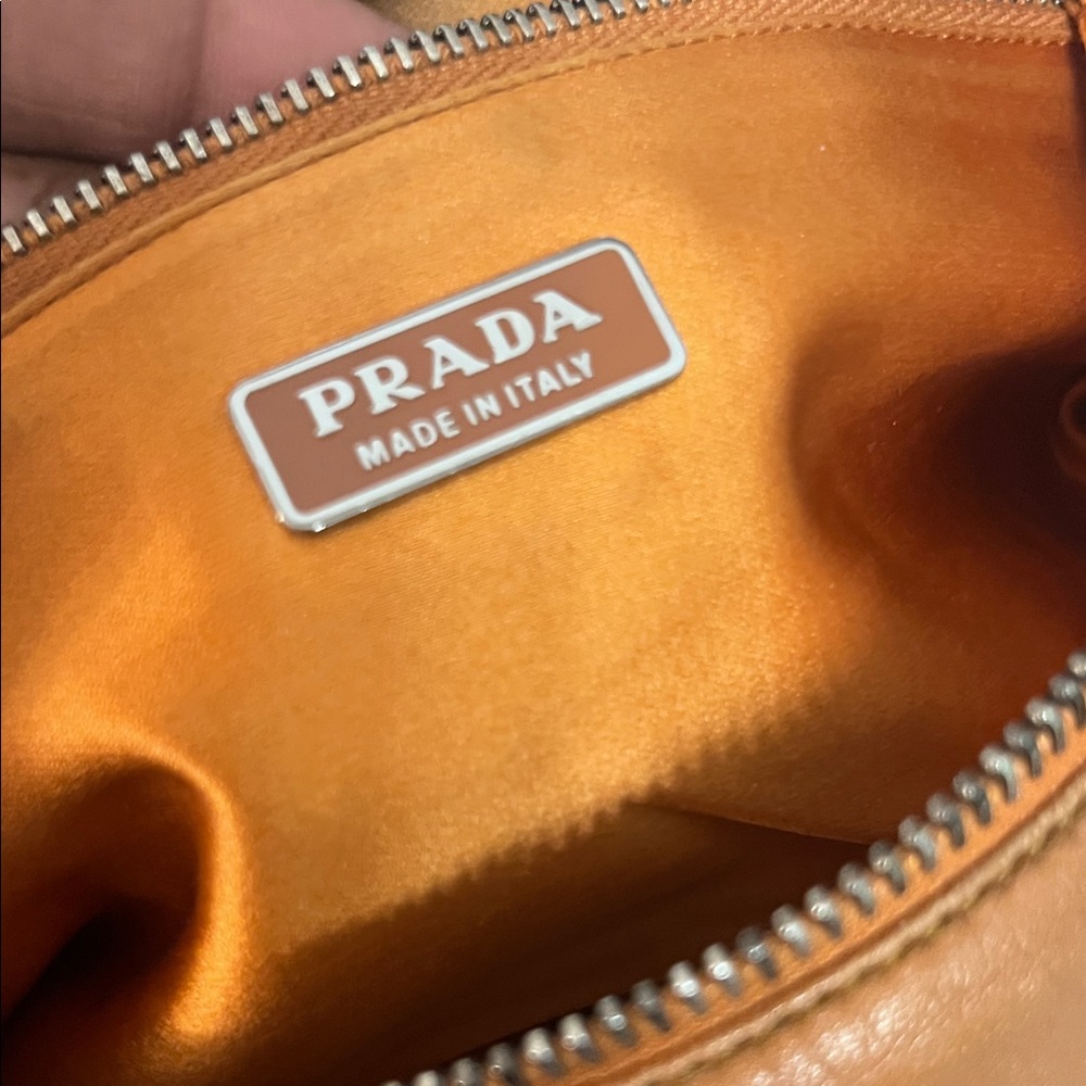 🦋 Prada Limited Edition Shoulder Bag - Picture 5 of 15
